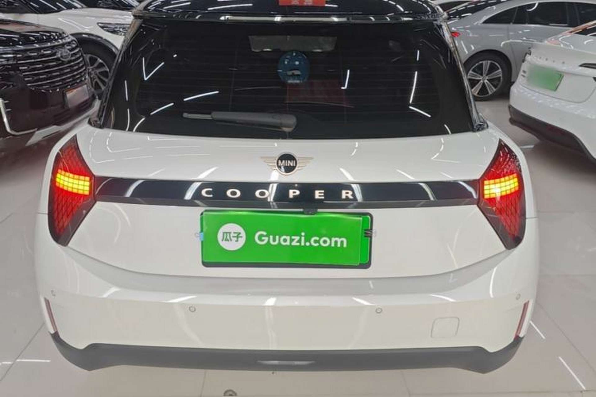 Used MINI Electric COOPER 2024 456km COOPER E Classic Edition Rear