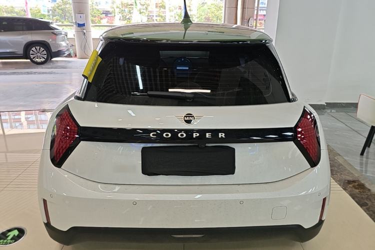 Used MINI Electric COOPER 2024 456km COOPER E Classic Edition Rear