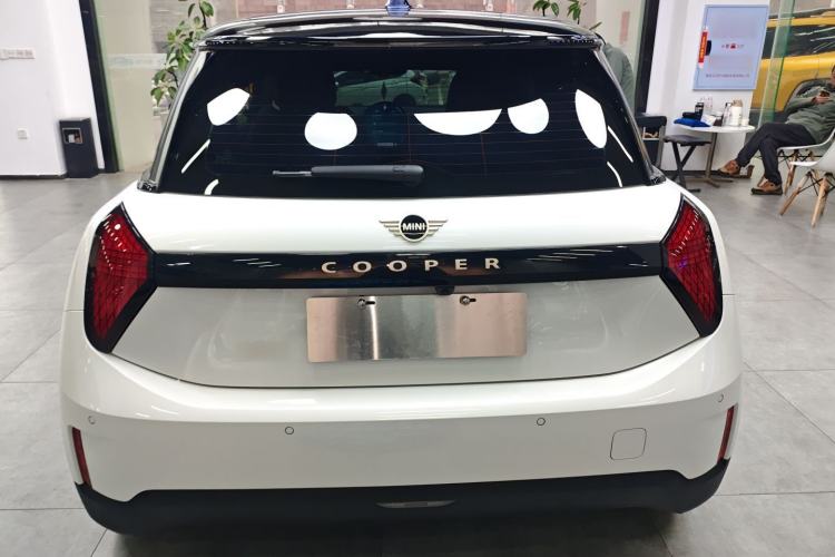 Used MINI Electric COOPER 2024 456km COOPER E Classic Edition Rear