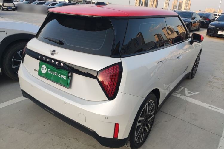 Used MINI Electric COOPER 2024 456km COOPER E Classic Edition Rear Right 45 Deg