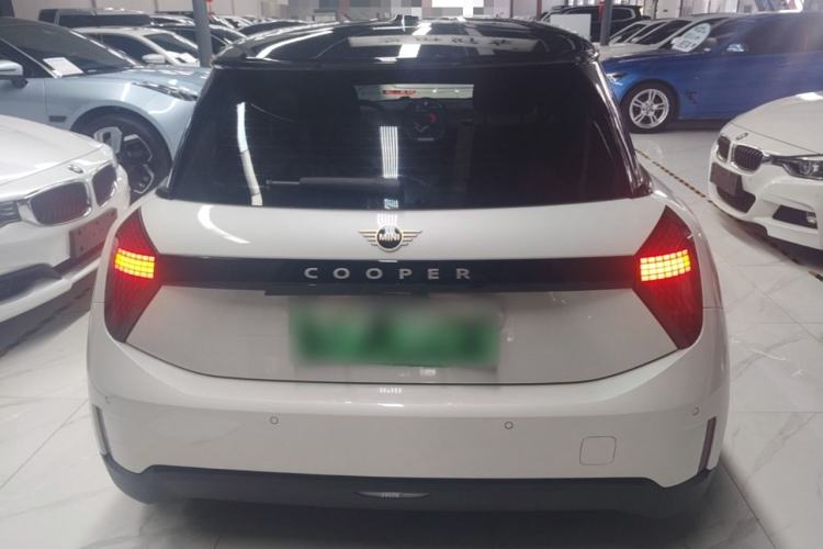 Used MINI Electric COOPER 2024 456km COOPER E Classic Edition Rear
