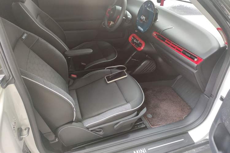 Used MINI Electric COOPER 2024 456km COOPER E Classic Edition Right Front Seat