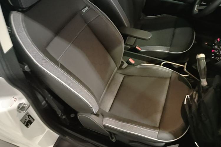 Used MINI Electric COOPER 2024 456km COOPER E Classic Edition Right Front Seat