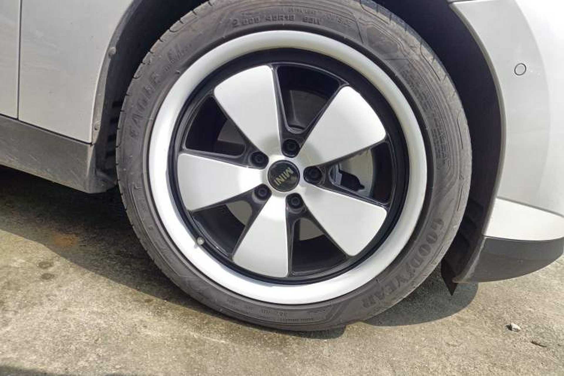 Used MINI Electric COOPER 2024 456km COOPER E Classic Edition Right Front Wheel Hub