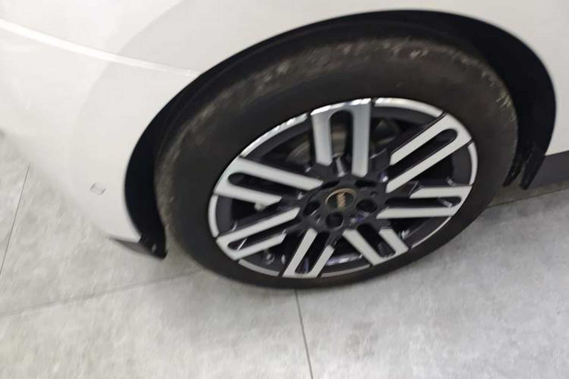 Used MINI Electric COOPER 2024 456km COOPER E Classic Edition Right Rear Wheel Hub