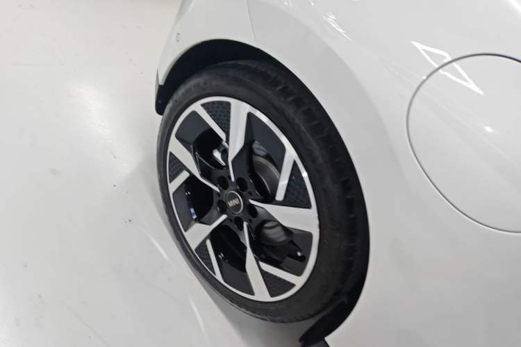 Used MINI Electric COOPER 2024 452km COOPER SE Artist Right Rear Wheel Hub