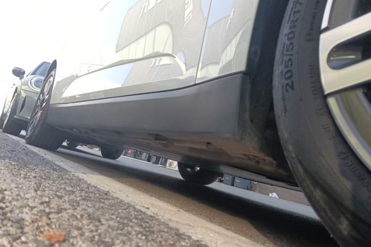 Used MINI Electric COOPER 2024 456km COOPER E Classic Edition Right Side Sill