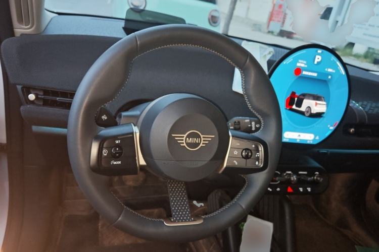 Used MINI Electric COOPER 2024 452km COOPER SE Artist Steering Wheel