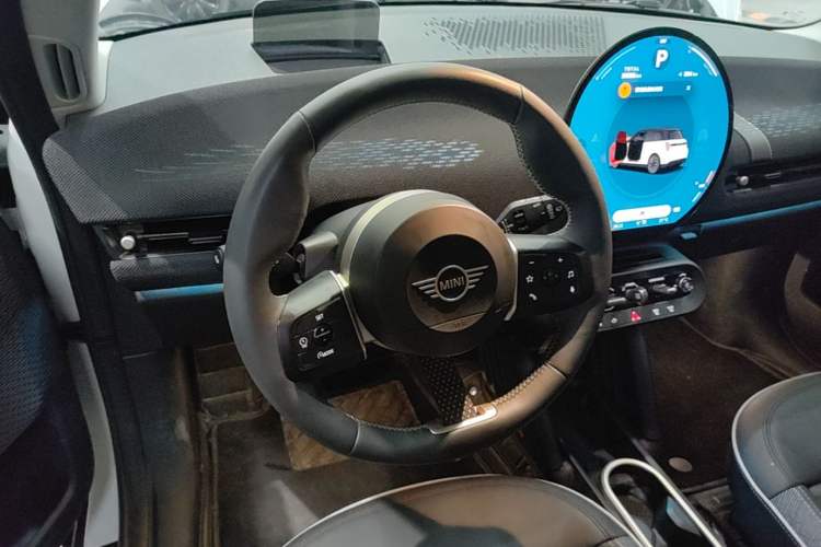 Used MINI Electric COOPER 2024 452km COOPER SE Artist Steering Wheel