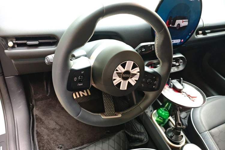 Used MINI Electric COOPER 2024 456km COOPER E Classic Edition Steering Wheel