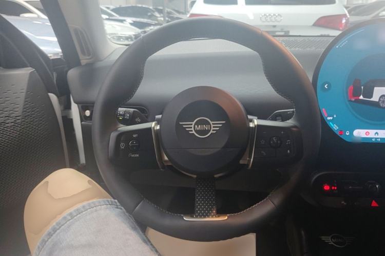Used MINI Electric COOPER 2024 456km COOPER E Classic Edition Steering Wheel
