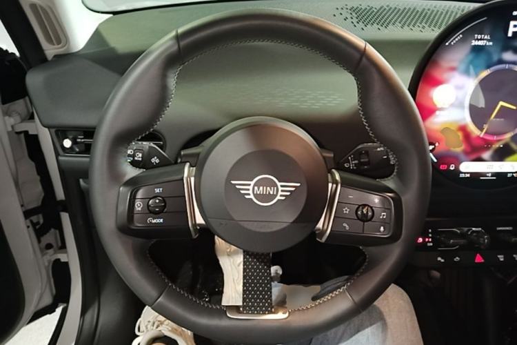 Used MINI Electric COOPER 2024 456km COOPER E Classic Edition Steering Wheel