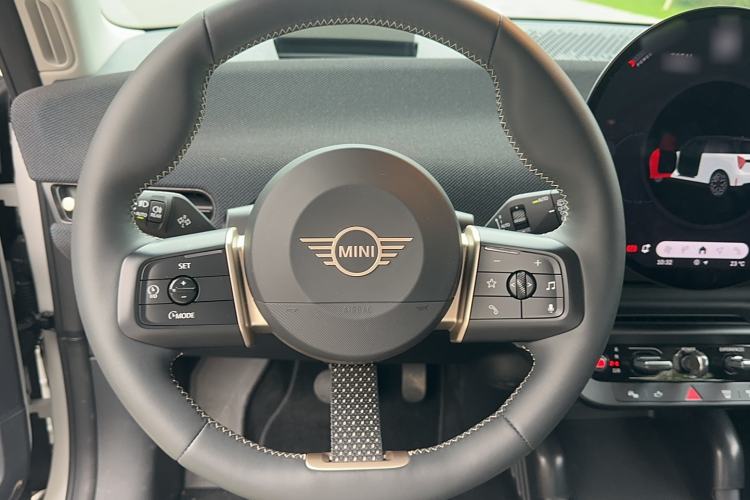 Used MINI Electric COOPER 2024 452km COOPER SE Artist Steering Wheel