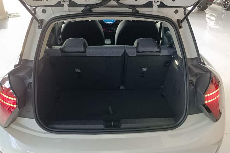 Used MINI Electric COOPER 2024 456km COOPER E Classic Edition Trunk