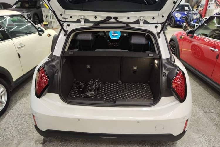 Used MINI Electric COOPER 2024 452km COOPER SE Artist Trunk