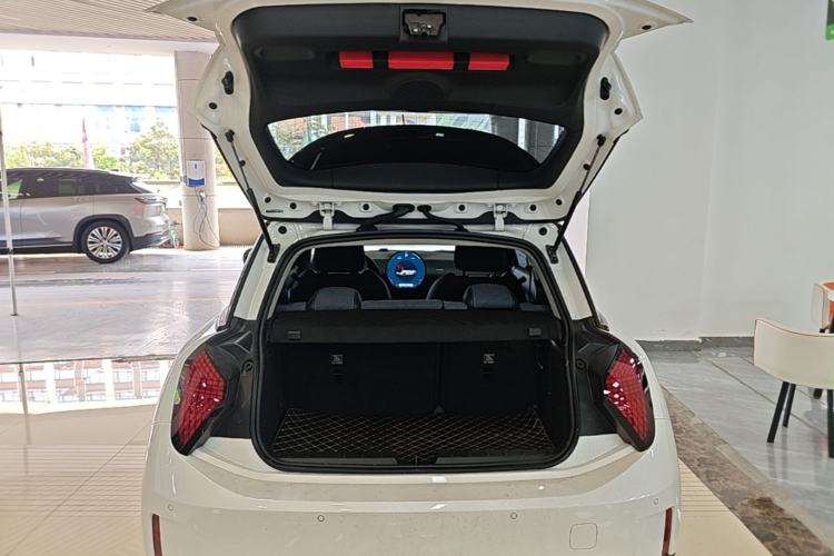 Used MINI Electric COOPER 2024 456km COOPER E Classic Edition Trunk