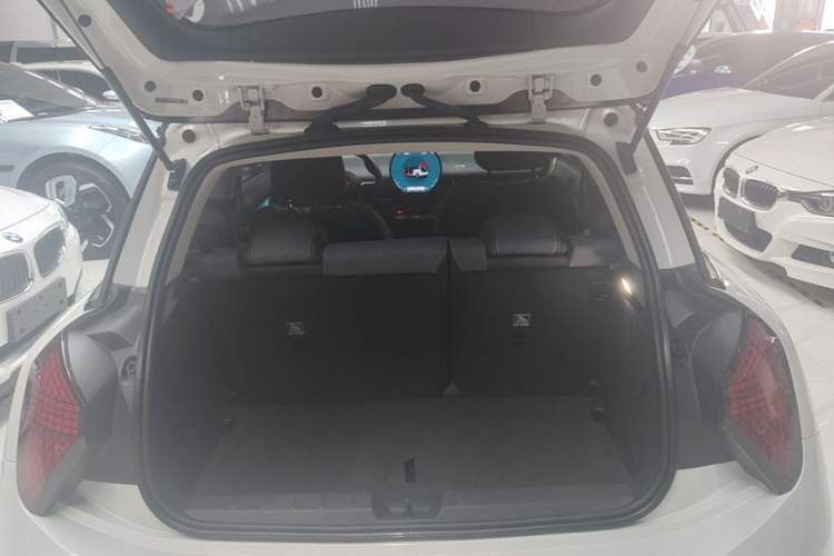 Used MINI Electric COOPER 2024 456km COOPER E Classic Edition Trunk