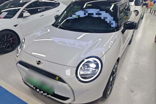 Used MINI Electric COOPER 2024 452km COOPER SE Artist