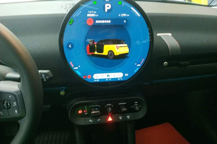 Used MINI Electric COOPER 2024 452km COOPER SE Artist Audio And AC Panel
