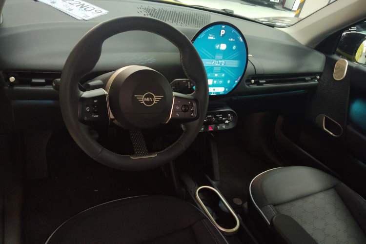 Used MINI Electric COOPER 2024 456km COOPER E Classic Edition Center Console
