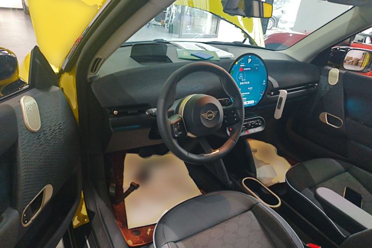 Used MINI Electric COOPER 2024 452km COOPER SE Artist Center Console