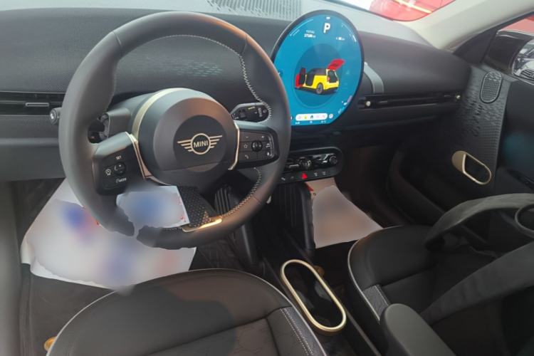 Used MINI Electric COOPER 2024 452km COOPER SE Artist Center Console