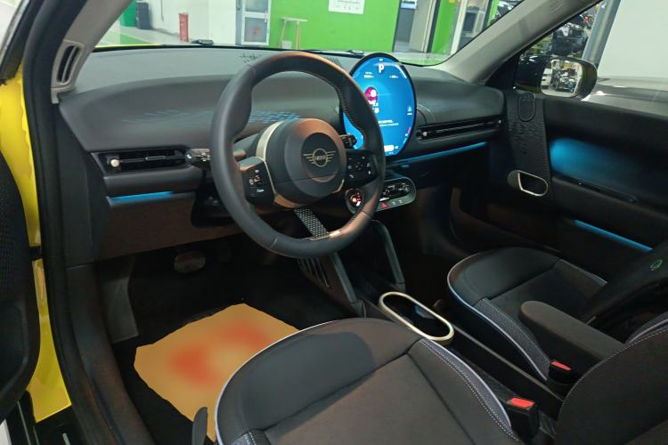 Used MINI Electric COOPER 2024 456km COOPER E Classic Edition Center Console