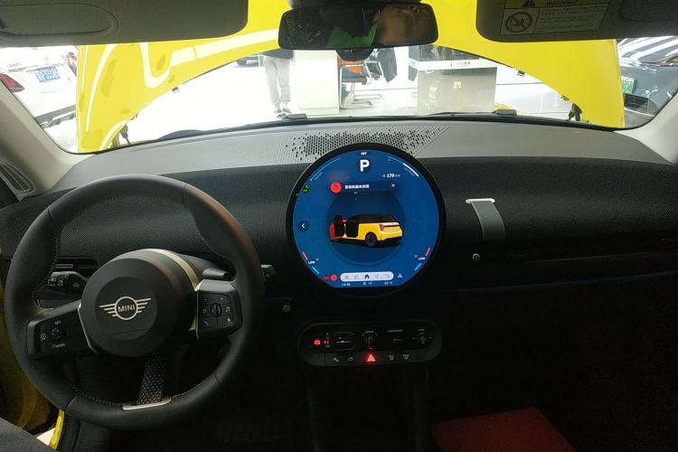 Used MINI Electric COOPER 2024 452km COOPER SE Artist Center Console