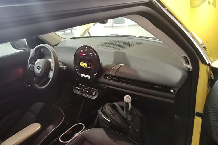 Used MINI Electric COOPER 2024 456km COOPER E Classic Edition Center Console
