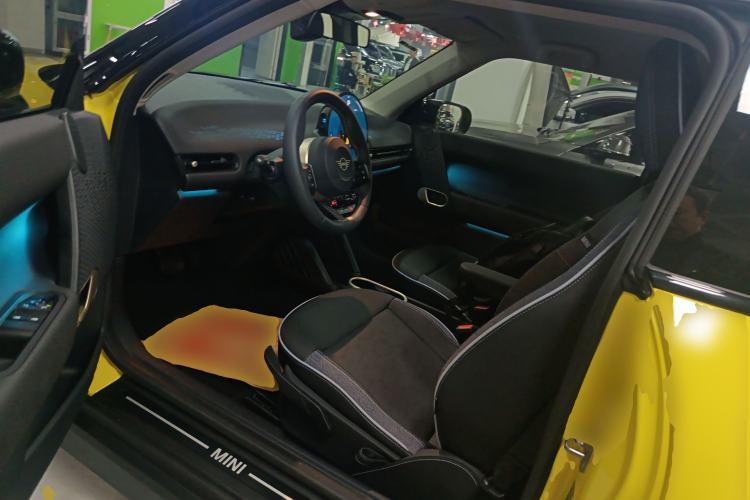 Used MINI Electric COOPER 2024 456km COOPER E Classic Edition Driver Seat