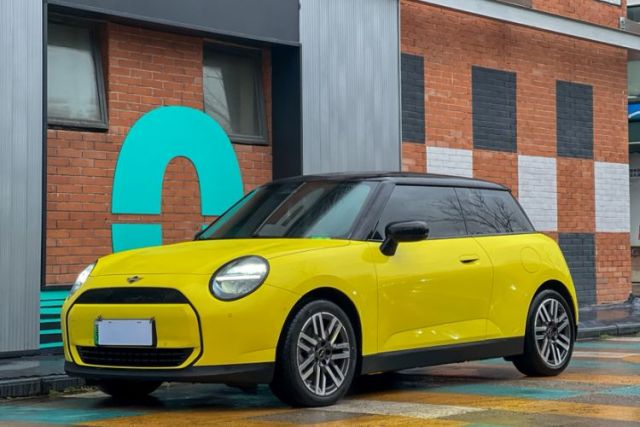 Used MINI Electric COOPER 2024 456km COOPER E Classic Edition