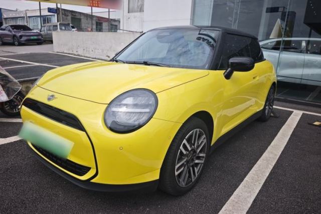 Used MINI Electric COOPER 2024 456km COOPER E Classic Edition