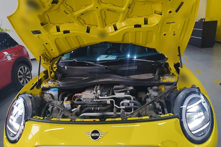 Used MINI Electric COOPER 2024 452km COOPER SE Artist Engine Bay