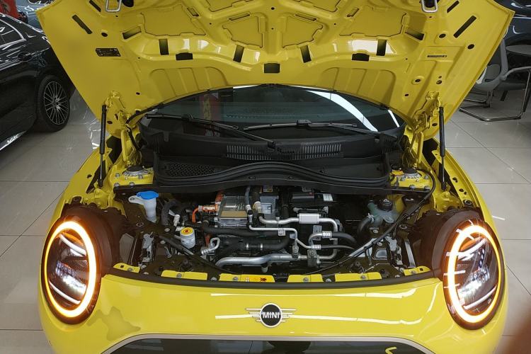 Used MINI Electric COOPER 2024 452km COOPER SE Artist Engine Bay