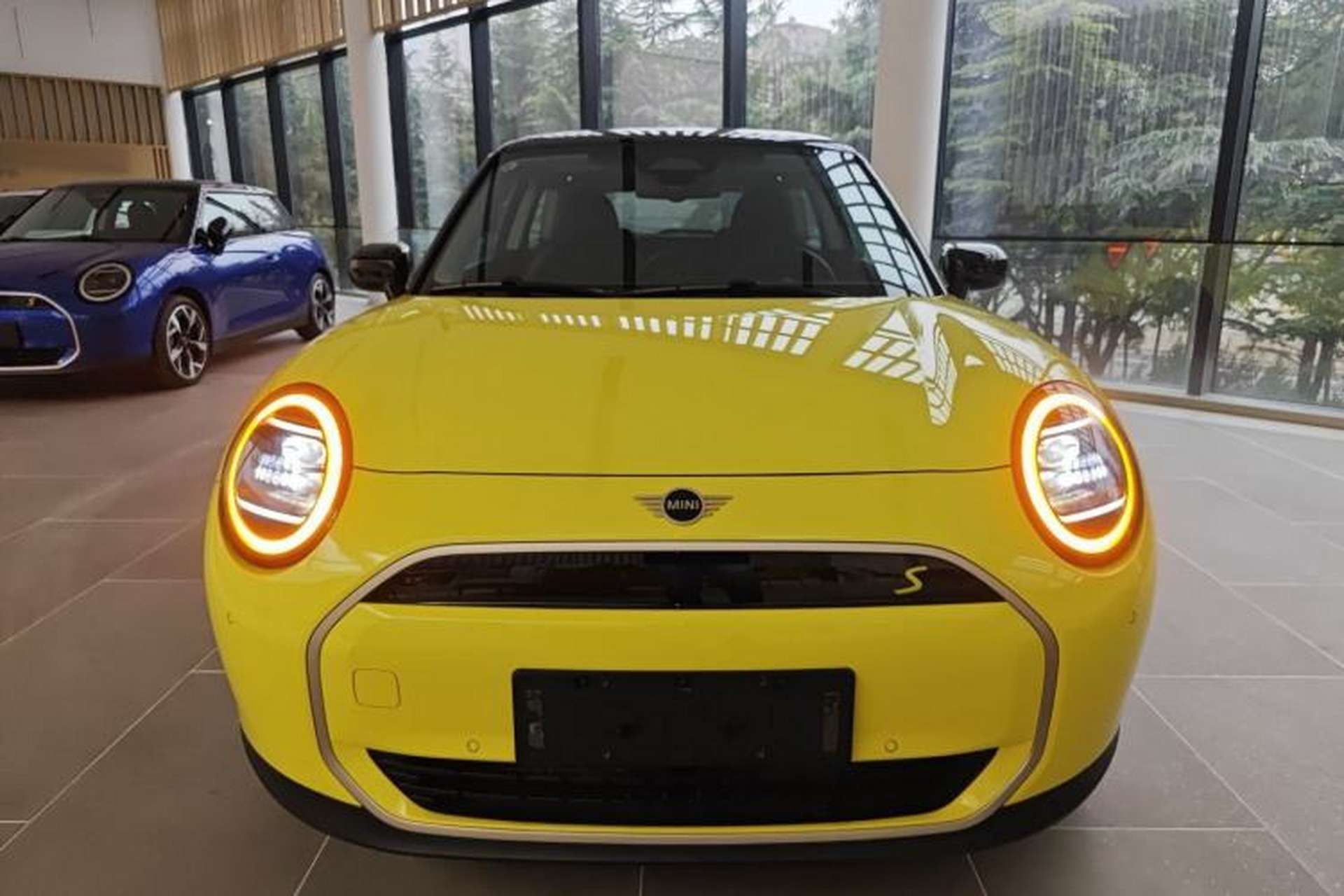 Used MINI Electric COOPER 2024 452km COOPER SE Artist Exterior 1