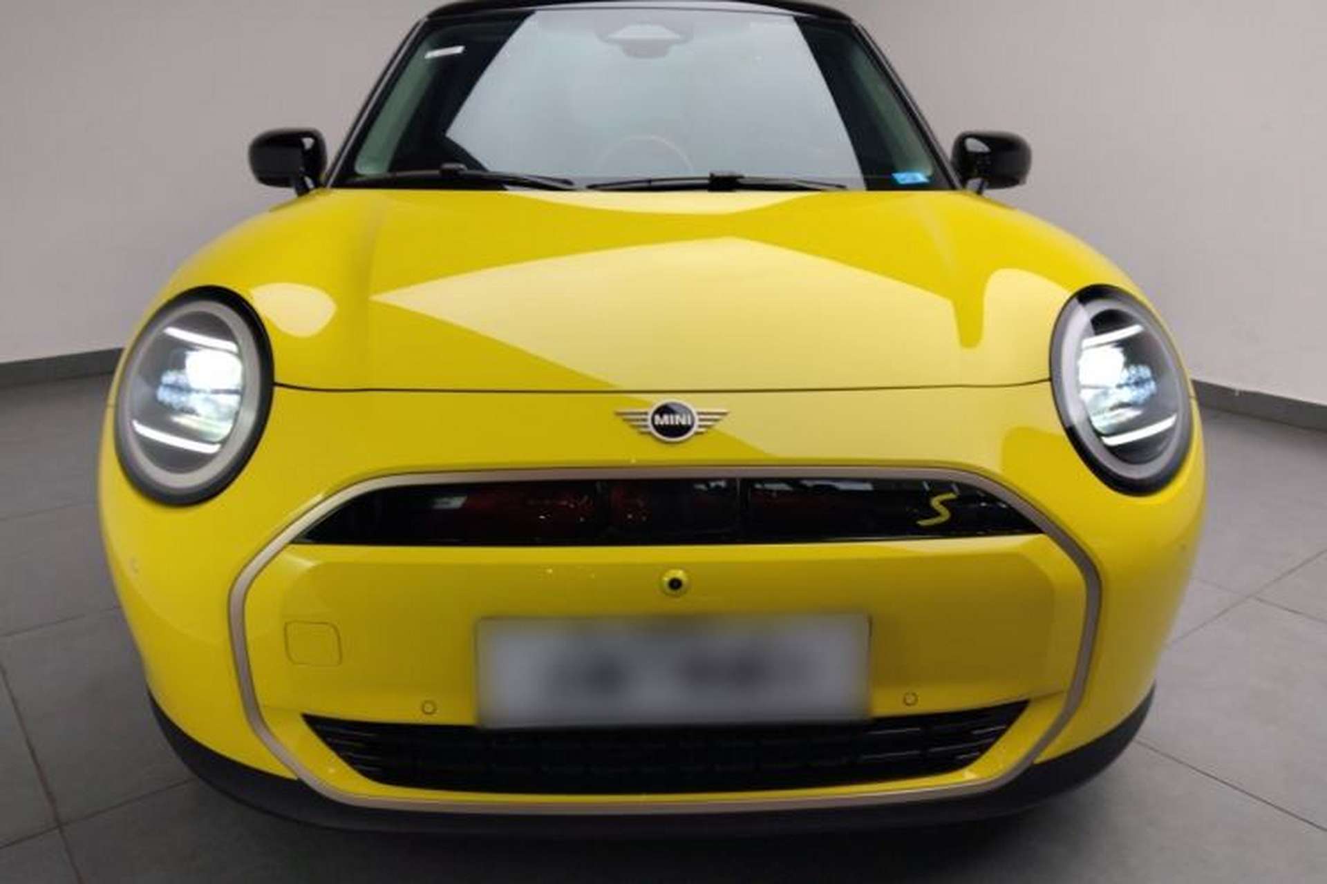 Used MINI Electric COOPER 2024 452km COOPER SE Artist Exterior 1