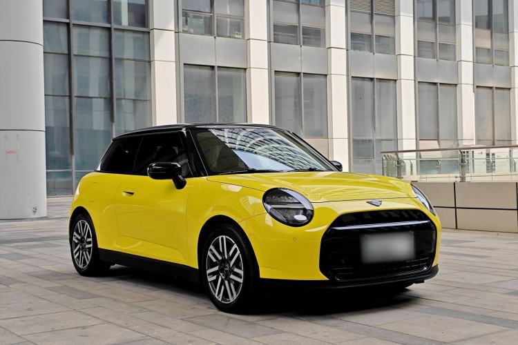 Used MINI Electric COOPER 2024 456km COOPER E Classic Edition Exterior 2