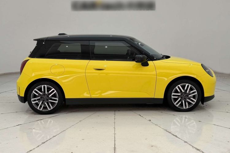Used MINI Electric COOPER 2024 456km COOPER E Classic Edition Exterior 3