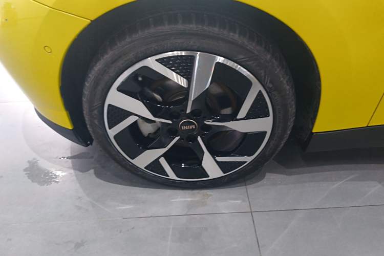 Used MINI Electric COOPER 2024 452km COOPER SE Artist Exterior 4