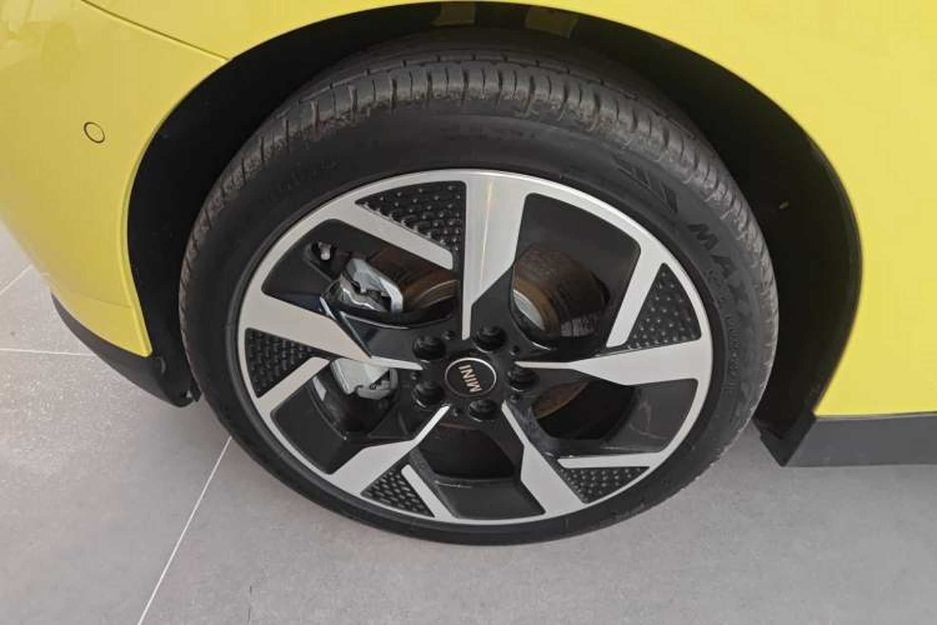 Used MINI Electric COOPER 2024 452km COOPER SE Artist Exterior 7