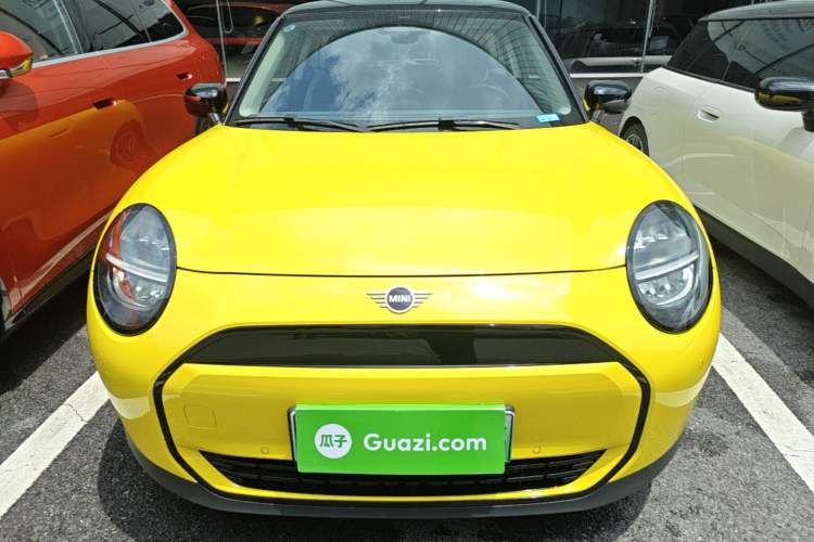 Used MINI Electric COOPER 2024 456km COOPER E Classic Edition Front