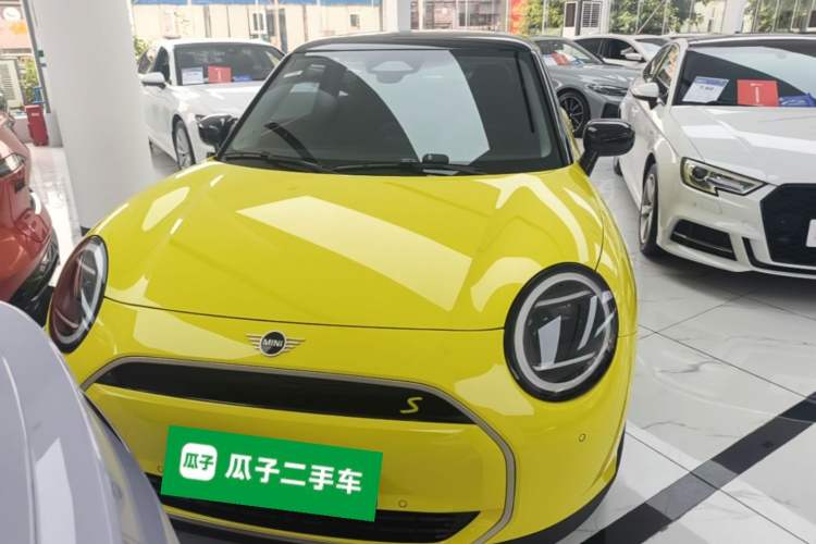 Used MINI Electric COOPER 2024 452km COOPER SE Artist Front