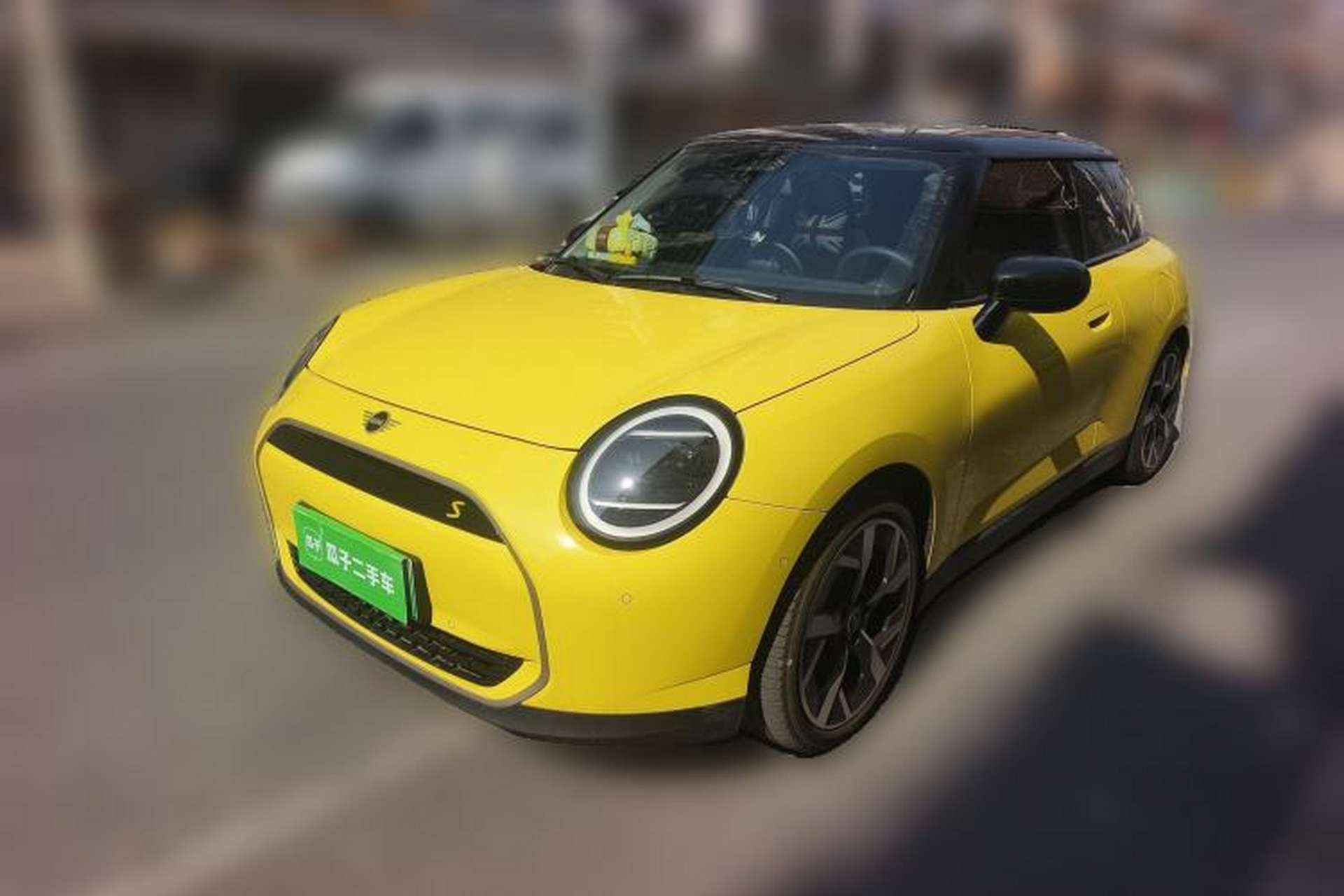 Used MINI Electric COOPER 2024 452km COOPER SE Artist Front Left 45 Deg