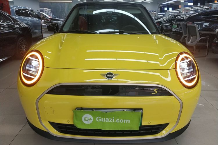 Used MINI Electric COOPER 2024 452km COOPER SE Artist Front