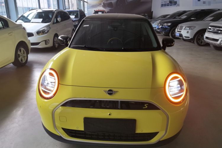 Used MINI Electric COOPER 2024 452km COOPER SE Artist Front