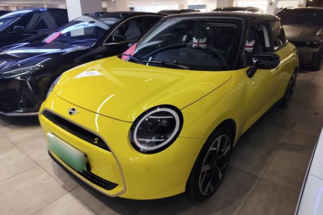 Used MINI Electric COOPER 2024 452km COOPER SE Artist