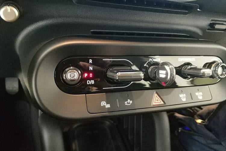 Used MINI Electric COOPER 2024 456km COOPER E Classic Edition Gear Lever