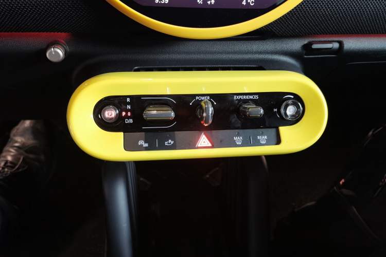 Used MINI Electric COOPER 2024 452km COOPER SE Artist Gear Lever