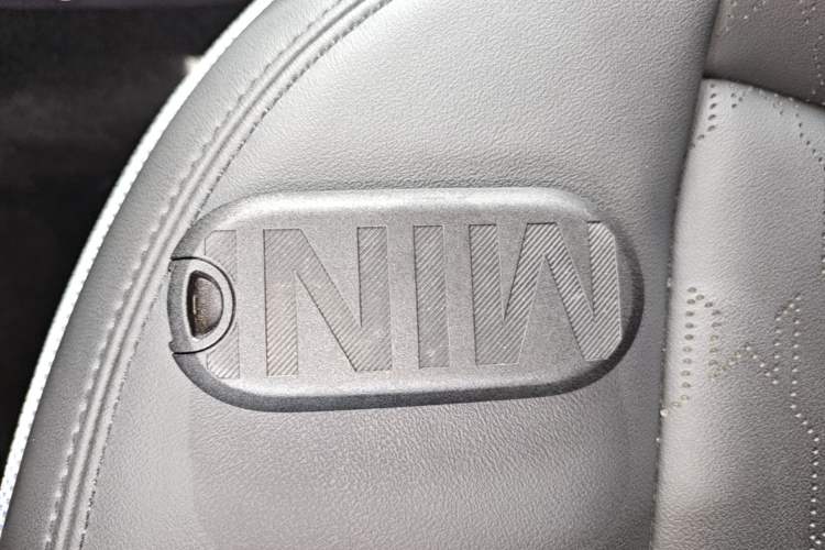 Used MINI Electric COOPER 2024 456km COOPER E Classic Edition Interior 1
