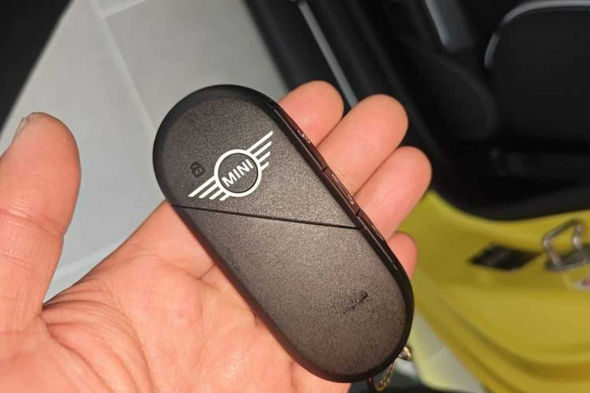 Used MINI Electric COOPER 2024 452km COOPER SE Artist Interior 1